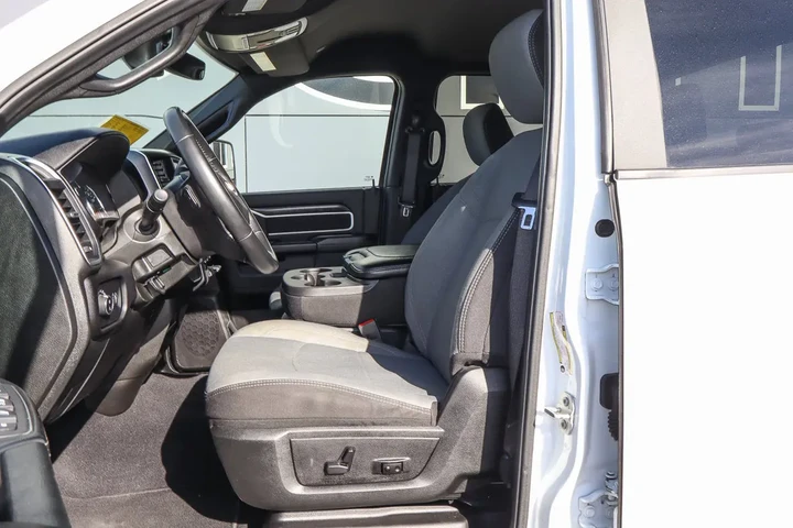 $46988 : 2024 2500 Big Horn 4x4 Crew C image 7