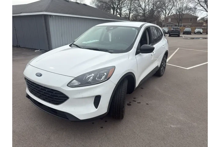 $16907 : Ford Escape 2022 AWD SE 4dr image 4