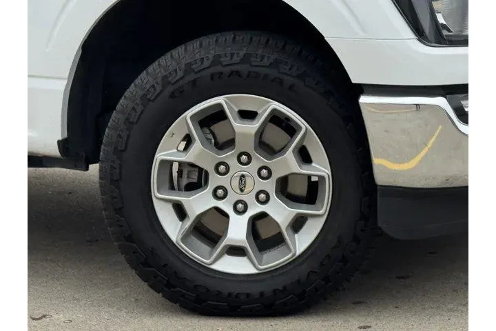 $35808 : Ford F-150 2023 4x4 XLT 4dr image 2