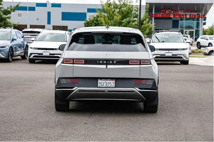 $25499 : Hyundai IONIQ 5 2023 SEL 4dr image 4