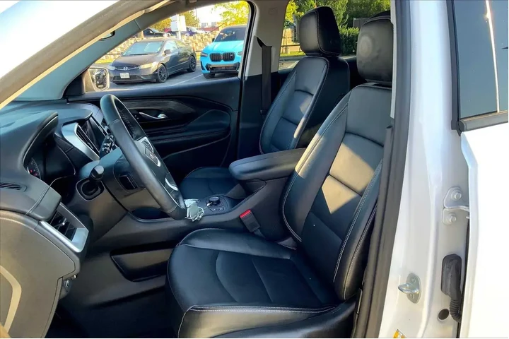 $26799 : GMC Terrain 2023 SLT 4dr SUV image 7
