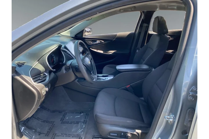 $24545 : Chevrolet Malibu 2023 LT 4dr image 9
