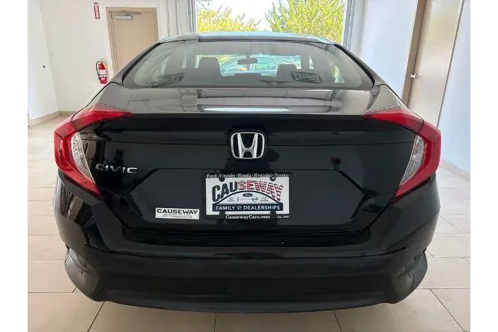 $16885 : Honda Civic 2017 LX 4dr Seda image 6