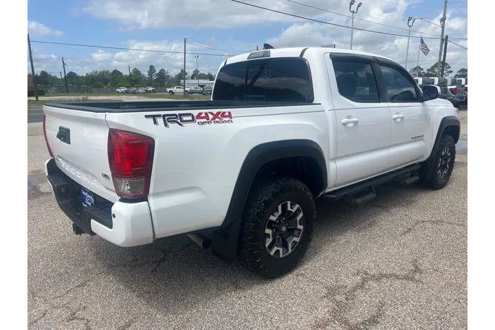 $26995 : Toyota Tacoma 2017 4x4 TRD P image 6