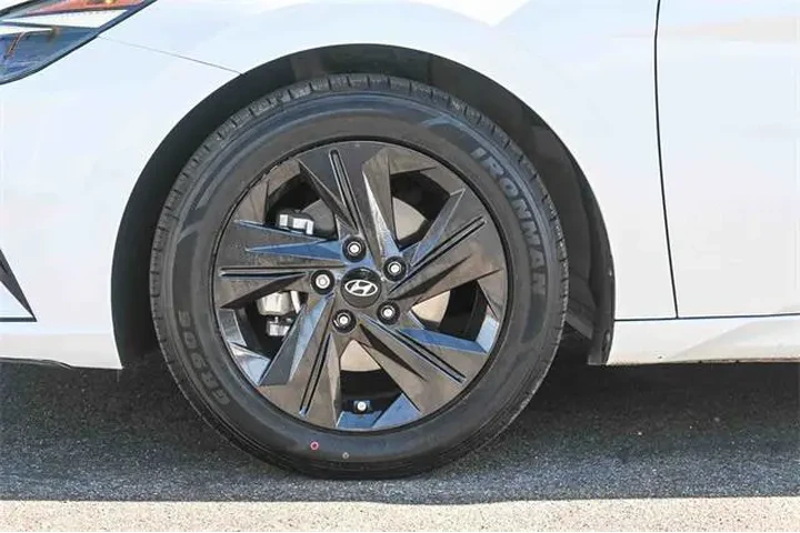 $17000 : Hyundai ELANTRA 2022 SEL 4dr image 10