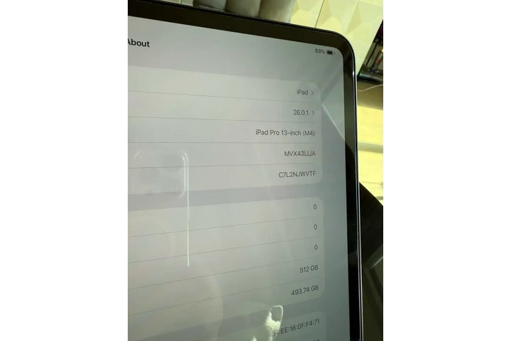 $800 : Like new iPad Pro 13” M4 7th g image 6