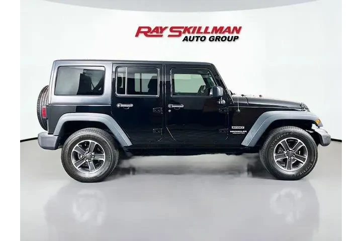 $25975 : Jeep Wrangler Unlimited 2017 image 8