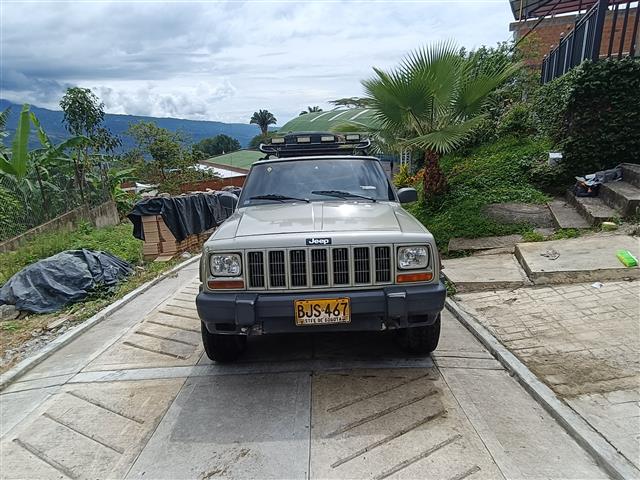 $18000000 : Jeep Cherokee Laredo 98 image 5