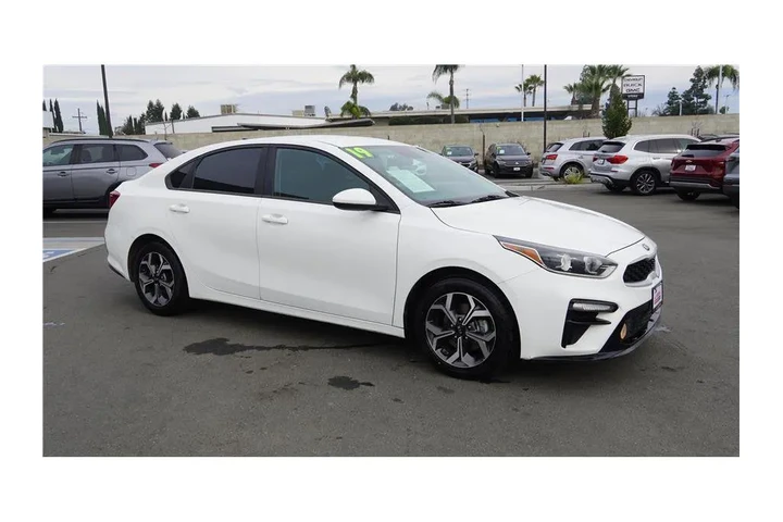 $12984 : 2019 Forte LXS image 4