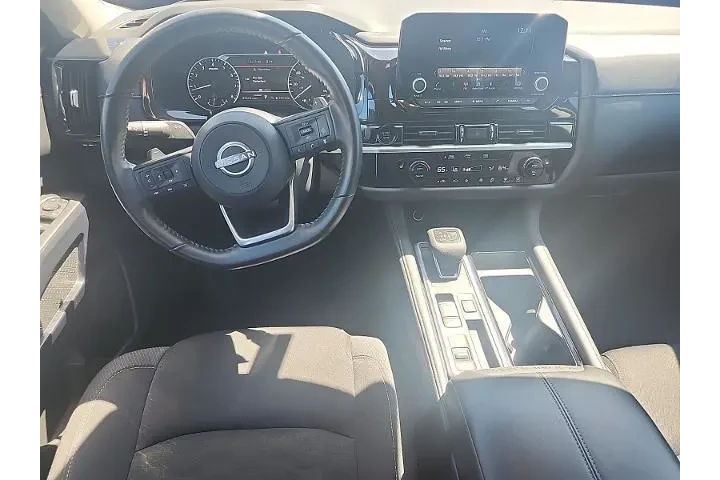 $29498 : Nissan Pathfinder 2025 SV 4d image 7