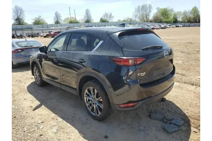$23900 : 2019 CX-5 Diesel Signature image 3