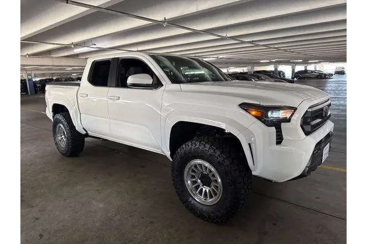 $39998 : Toyota Tacoma 2025 4x2 SR5 4 image 2