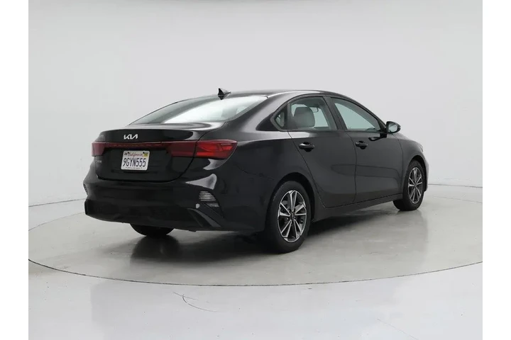 $17998 : Kia Forte 2023 LXS 4dr Sedan image 8