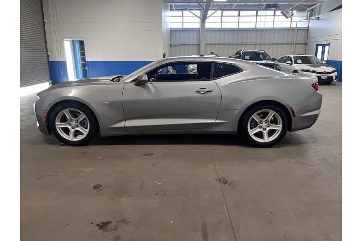 $24996 : Chevrolet Camaro 2023 LT 2dr image 6