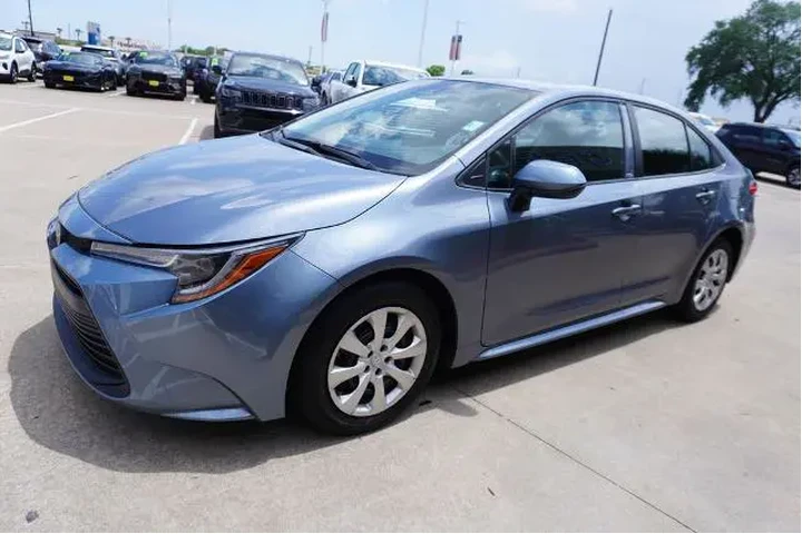 $21988 : Toyota Corolla 2024 LE 4dr S image 3