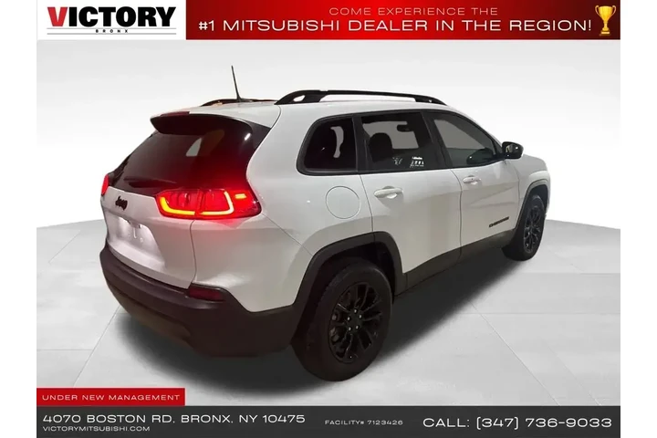 $17995 : Jeep Cherokee 2023 4x4 Altit image 4