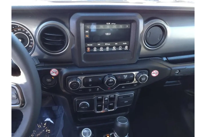 $28995 : Jeep Gladiator 2023 4x4 Spor image 10