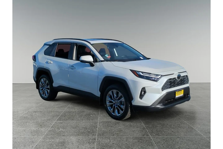 $29175 : Toyota RAV4 2022 XLE Premium image 7