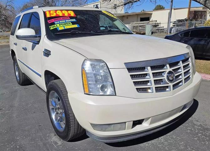 $15499 : 2011 CADILLAC ESCALADE image 2