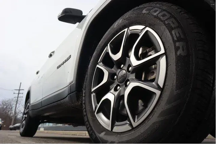 $21540 : Jeep Compass 2024 4x4 Trailh image 9