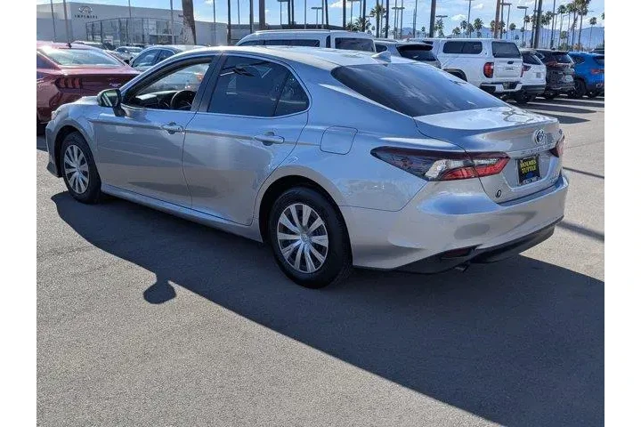 $25999 : Toyota Camry Hybrid 2023 LE image 4