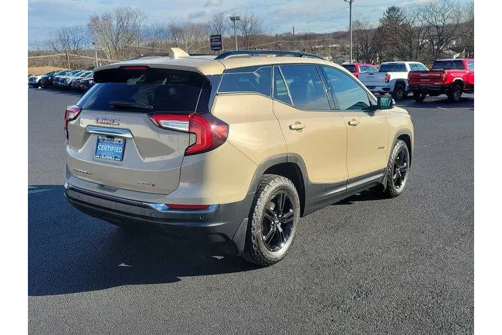 $24766 : GMC Terrain 2022 AWD AT4 4dr image 6
