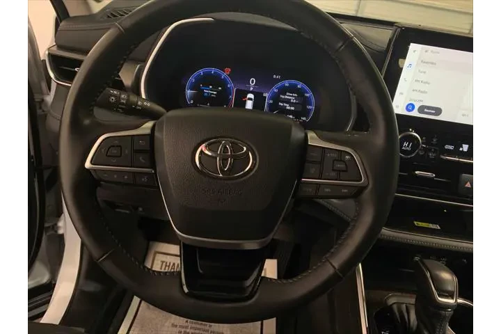 $39989 : Toyota Highlander 2023 AWD L image 10