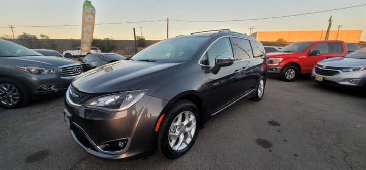 $25999 : 2020 Pacifica Limited image 4