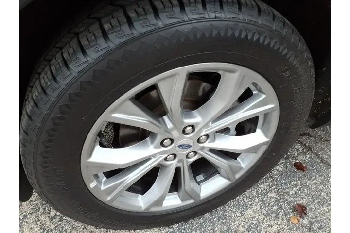 $34145 : Ford Explorer 2023 AWD Limit image 6