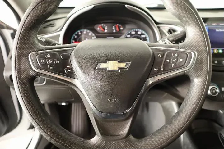 $20097 : Chevrolet Malibu 2024 LS Fle image 3