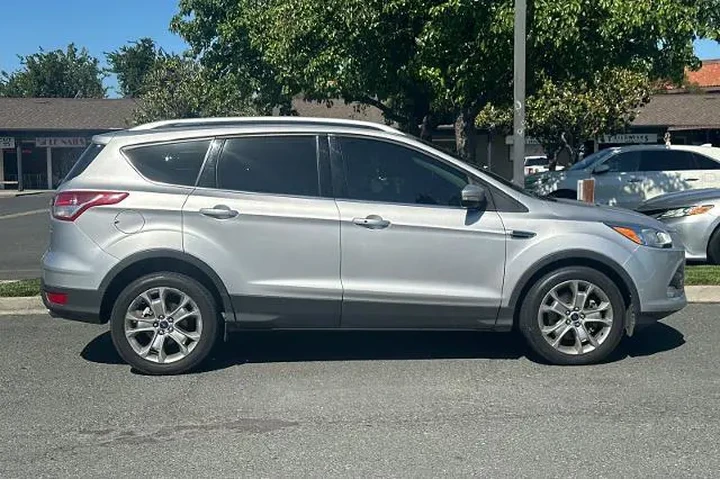 $12310 : Ford Escape 2015 Titanium 4d image 2
