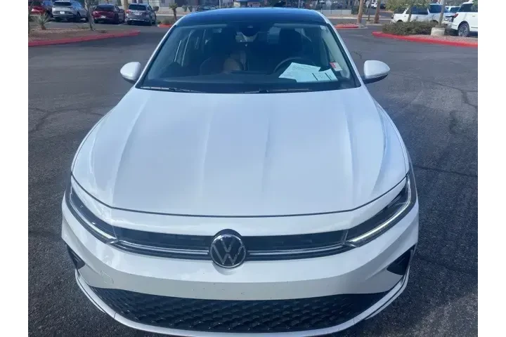 $24947 : Volkswagen Jetta 2025 SEL 4d image 3