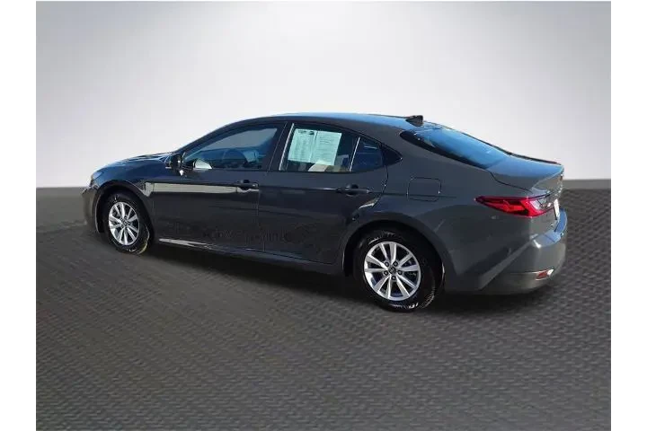 $25988 : Toyota Camry 2026 LE 4dr Sed image 5