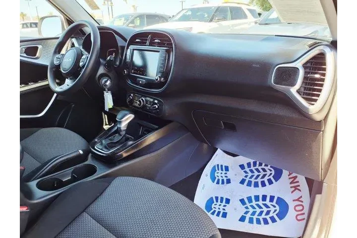 $16308 : Kia Soul 2023 S 4dr Crossove image 10