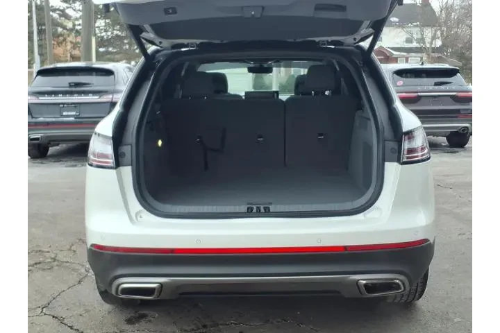 $39995 : Lincoln Nautilus 2023 AWD Re image 7