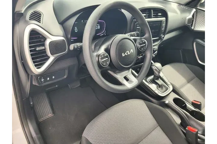 $19568 : Kia Soul 2025 S 4dr Crossove image 9
