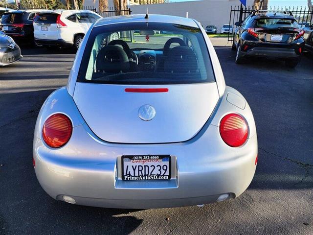 $7895 : 2002 New Beetle image 3