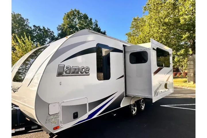 $24995 : 2017 Lance travel trailer 1955 image 9