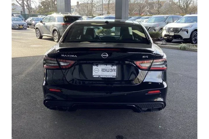 $26487 : Nissan Maxima 2023 3.5 SR 4d image 5