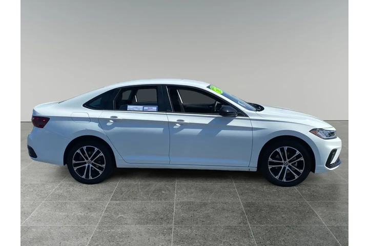 $24950 : Volkswagen Jetta 2025 Sport image 6