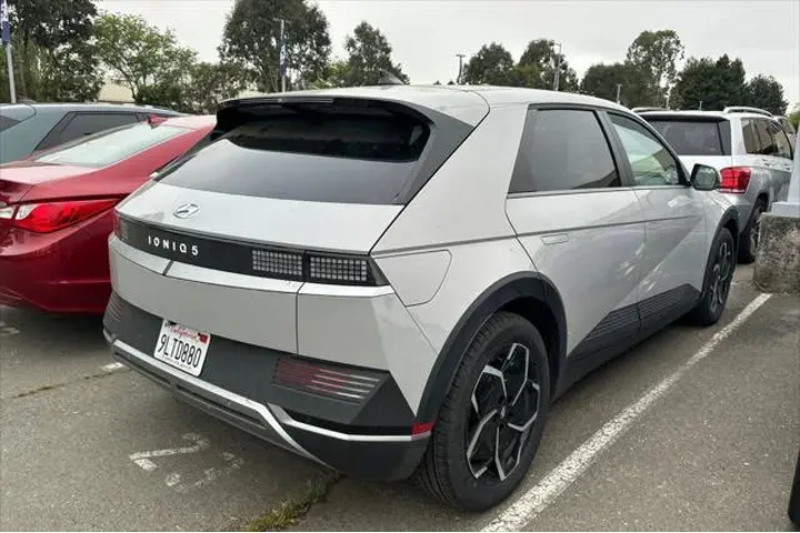 $26990 : Hyundai IONIQ 5 2024 SEL 4dr image 5