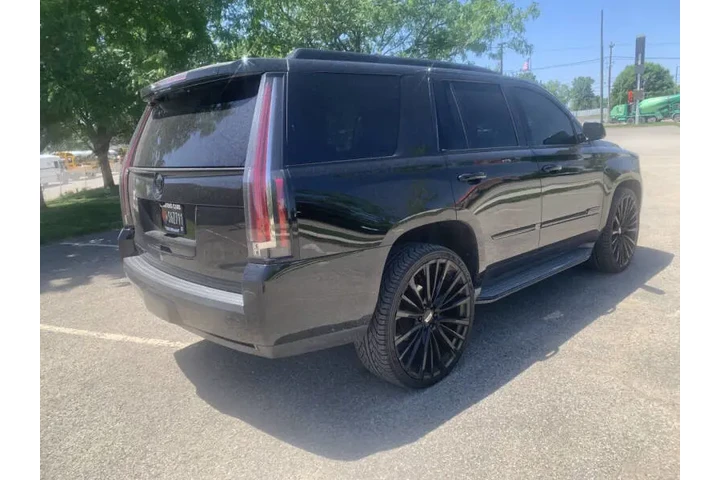 $21995 : 2015 Escalade Luxury image 6