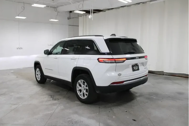 $26000 : Jeep Grand Cherokee 2023 4x2 image 6