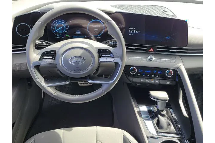 $22889 : Hyundai ELANTRA Hybrid 2025 image 4