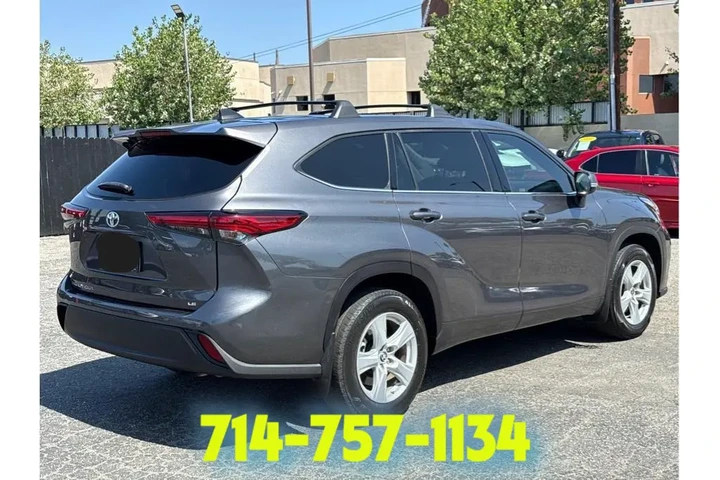 2022 Toyota Highlander LE image 2