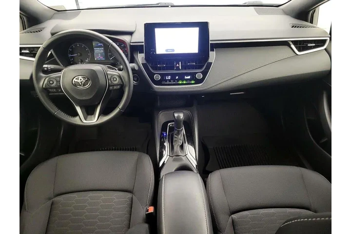 $22998 : Toyota Corolla Hatchback 202 image 9