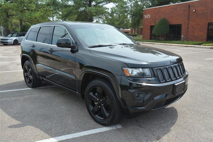 2015 Grand Cherokee Altitude image 5