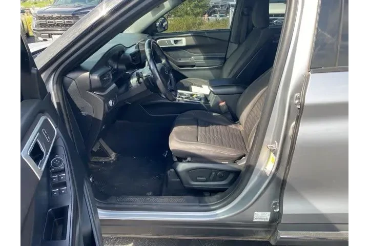 $22998 : Ford Explorer 2020 AWD XLT 4 image 8