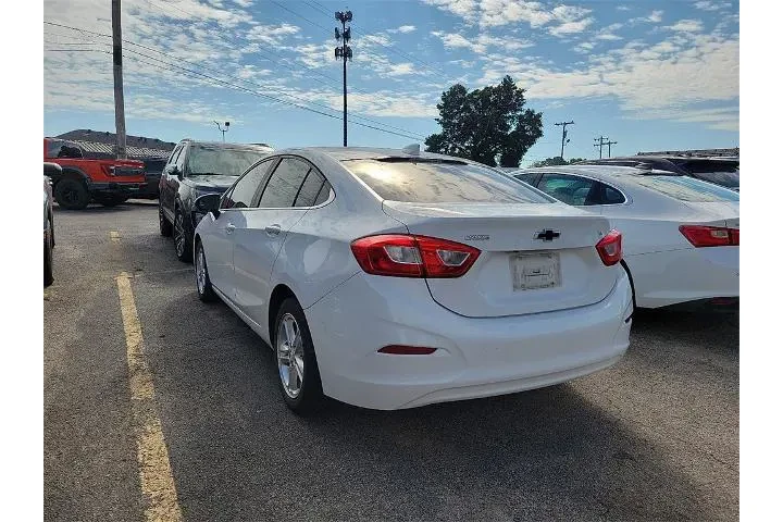 $10068 : Chevrolet Cruze 2017 LT Auto image 3