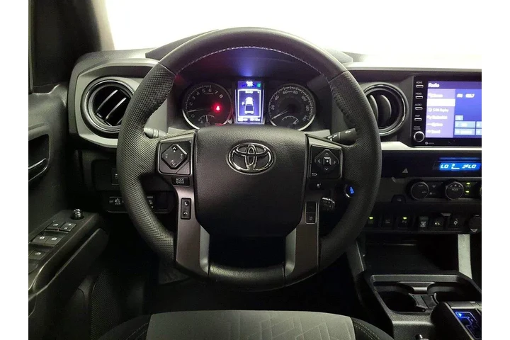 $31998 : Toyota Tacoma 2022 4x2 TRD O image 10